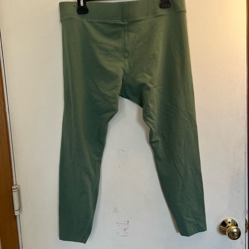 Women's High-Waisted 7/8 Leggings green with white stitched logo - Picture 5 of 8